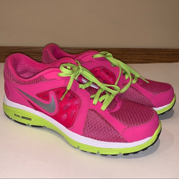 Nike Shoes - NWOT Nike Dual Fusion Run Shoes